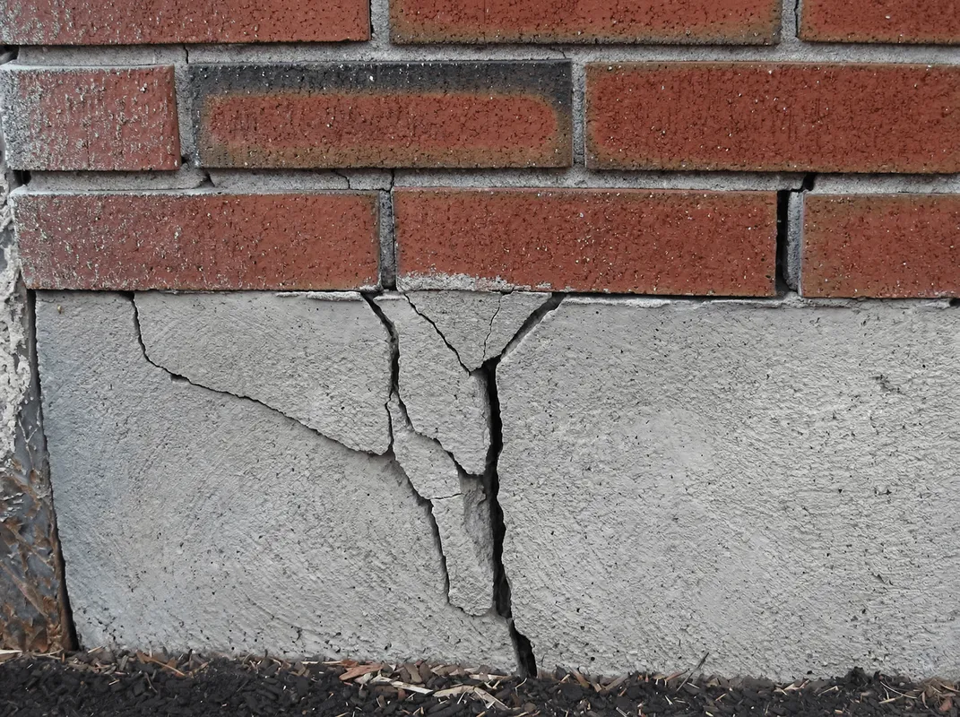 Concrete foundation with serious structural damage in Tacoma, WA